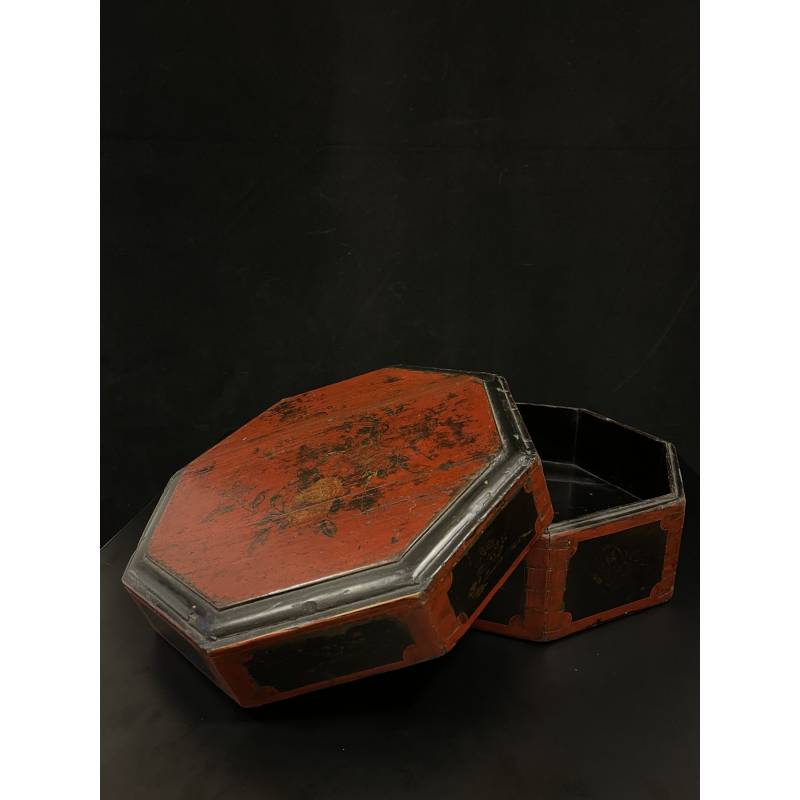Octagonal red lacquer elm wood container- Ms16270