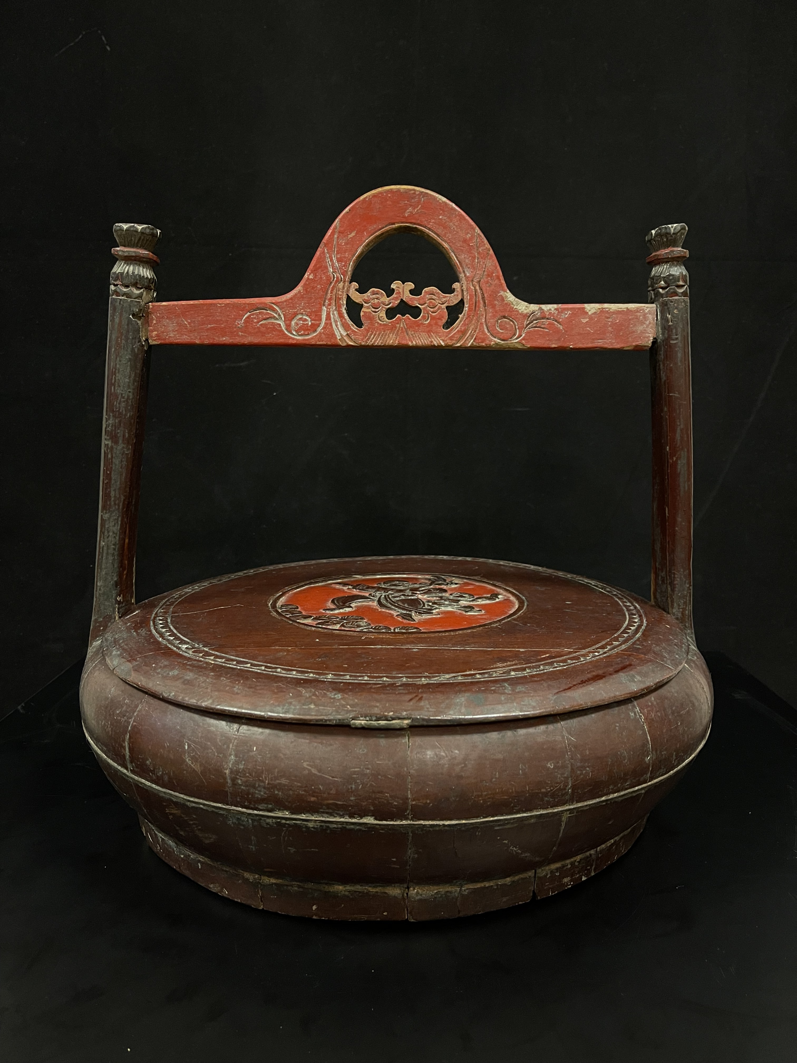 Red lacquer wood food carrier- Ms5171